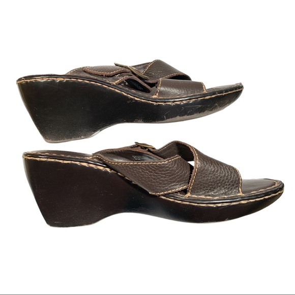 B.O.C. Leather CrissCross Buckle Slip Sandal Wedge Shoe Flat - Picture 4 of 6